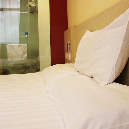 Hanting Express Shanghai Zhabei Park Branch Bagian luar foto