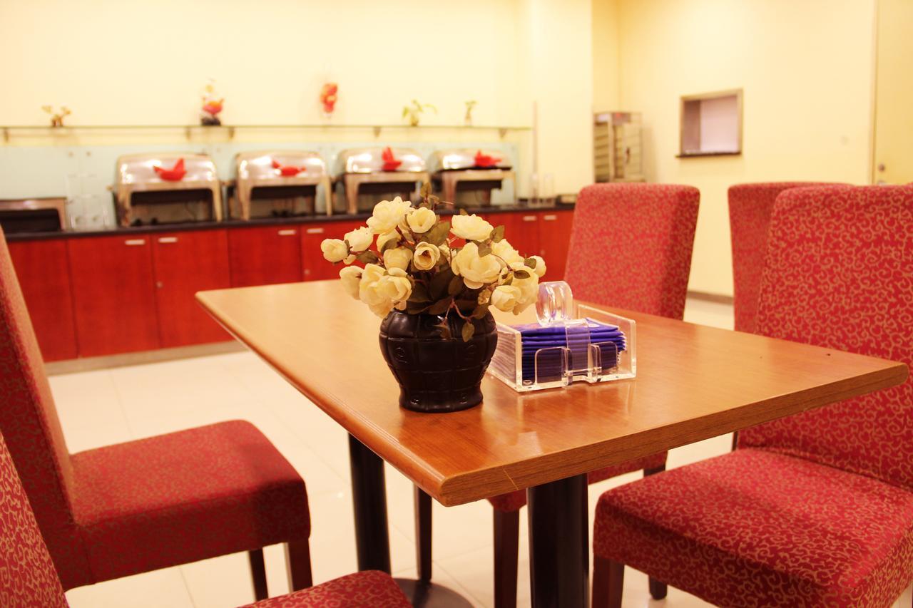 Hanting Express Shanghai Zhabei Park Branch Bagian luar foto