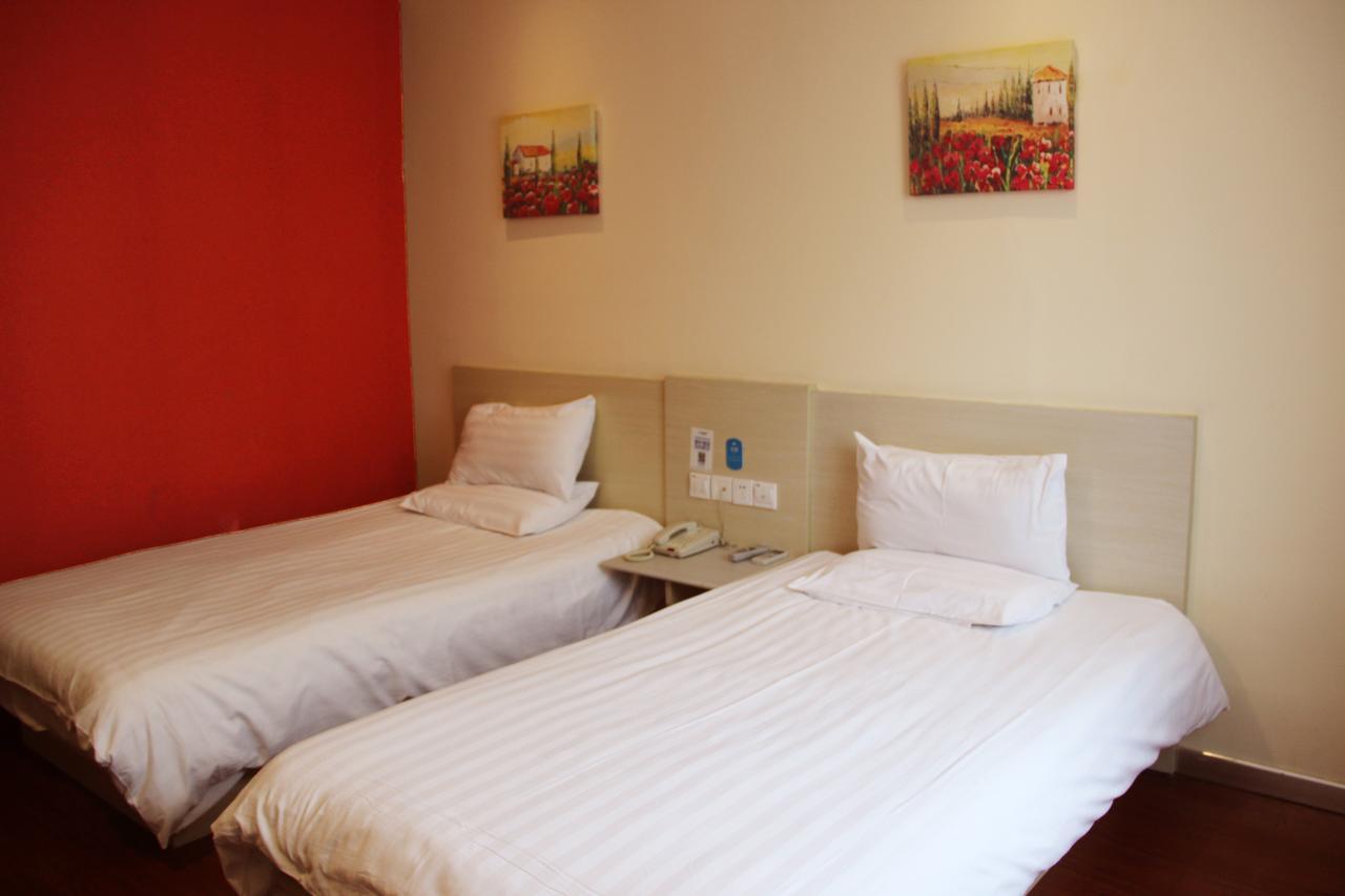 Hanting Express Shanghai Zhabei Park Branch Bagian luar foto