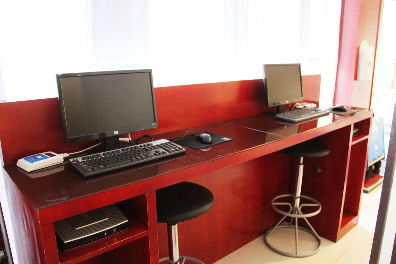 Hanting Express Shanghai Zhabei Park Branch Bagian luar foto